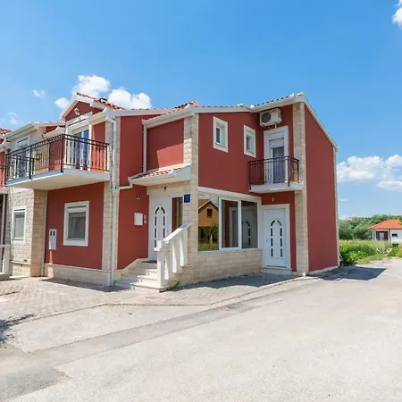 Villa Villa Trilj Trilj