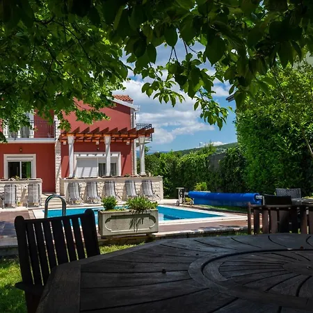 Villa Trilj *